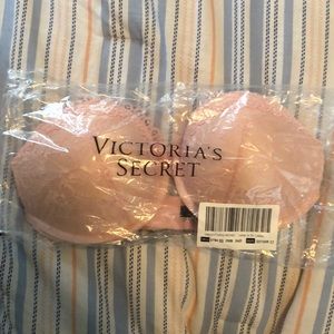 Victoria’s Secret lace pushup bra NWT